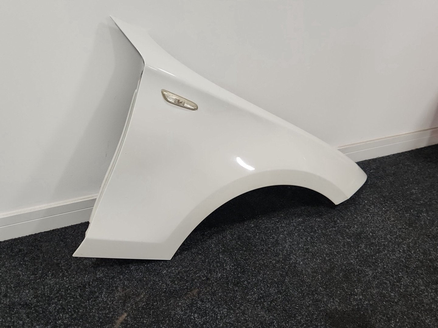 BMW 116d E87 Hatchback Front Right O/S Driver Wing Fender Panel in Alpine White