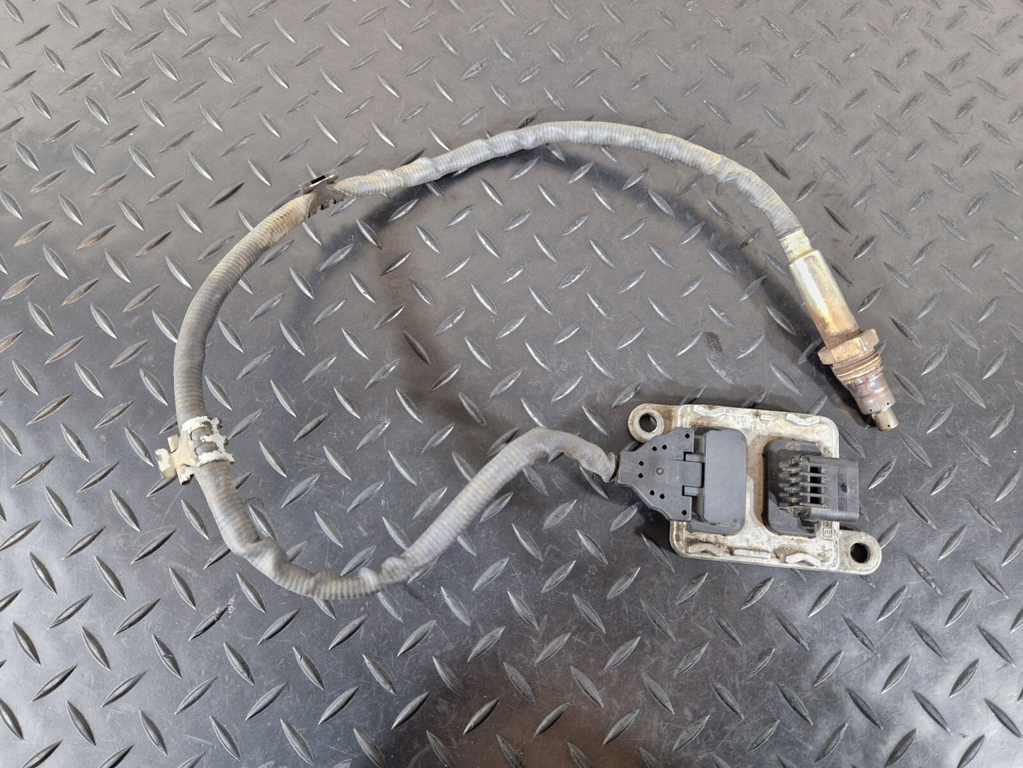 18-ON MERCEDES BENZ A CLASS W177 GENUINE OXYGEN NOX LAMBDA SENSOR A0009058111