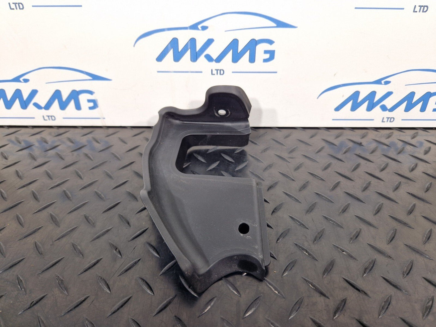 AUDI Unknown Part Type 8W8827279