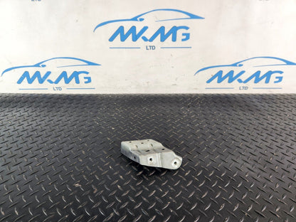 10-18 VW TOUAREG 7P GENUINE FRONT LEFT FENDER HOLDER 7P6821151A