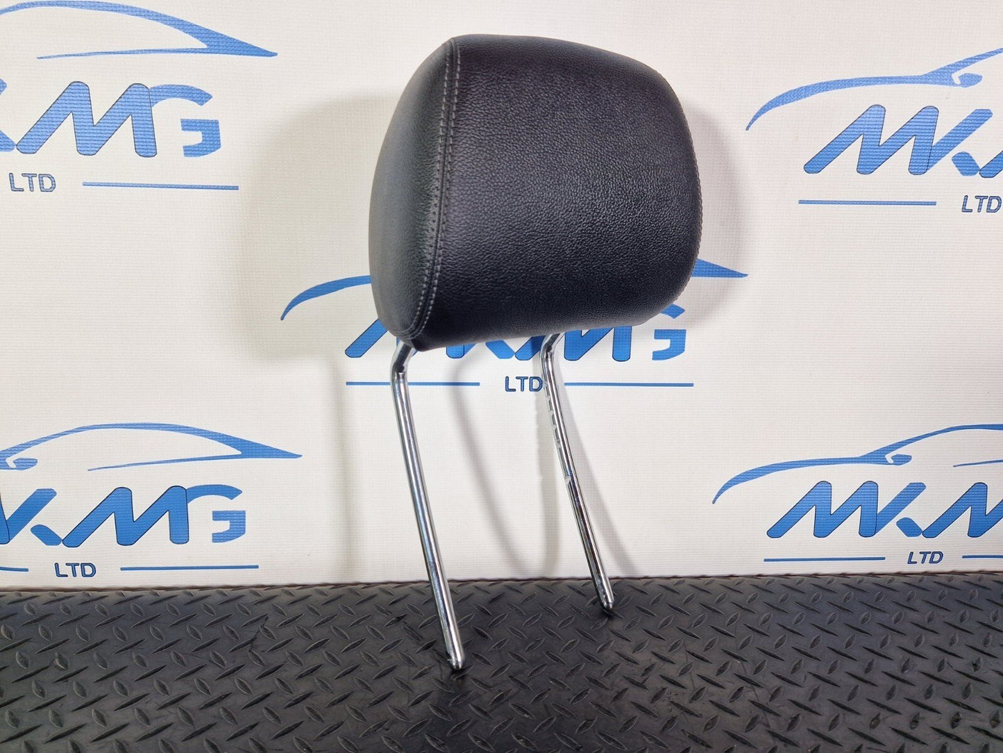 14-19 MERCEDES BENZ GLA X156 GENUINE FRONT SEAT HEADREST FITS LEFT & RIGHT