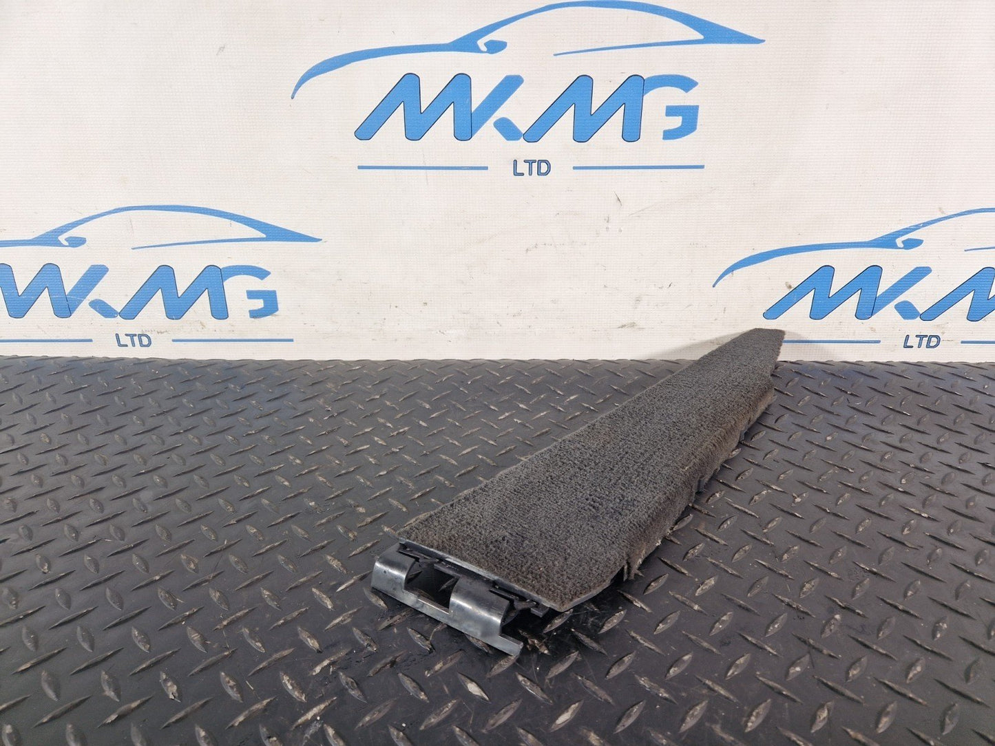 10-15 AUDI Q7 4L DRIVERS RIGHT FRONT SEAT SIDE LOWER PANEL TRIM 4L0881472