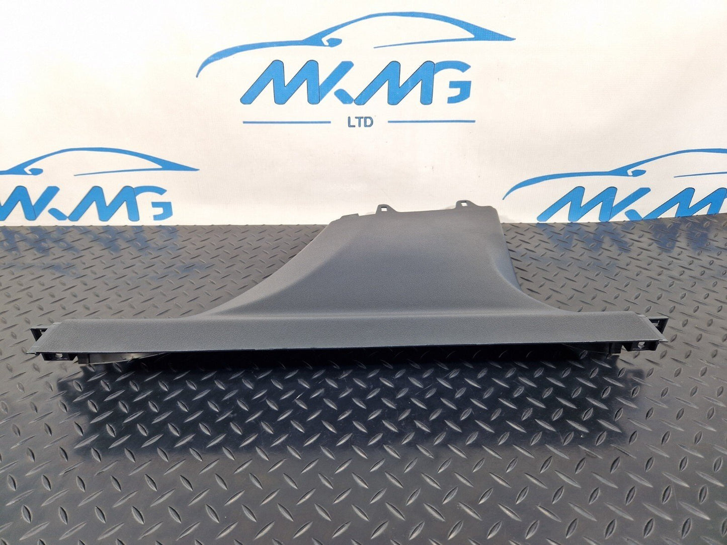 19-ON MERCEDES BENZ CLA C118 GENUINE RIGHT SIDE B PILLAR TRIM COVER A1186920200