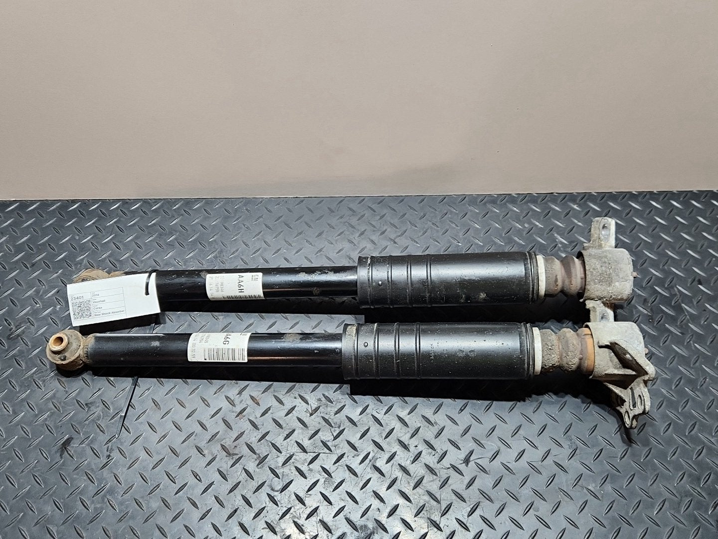 Vauxhall Corsa MK3 (4400) Hatchback Rear Shock Absorber Set 13398345 13398346