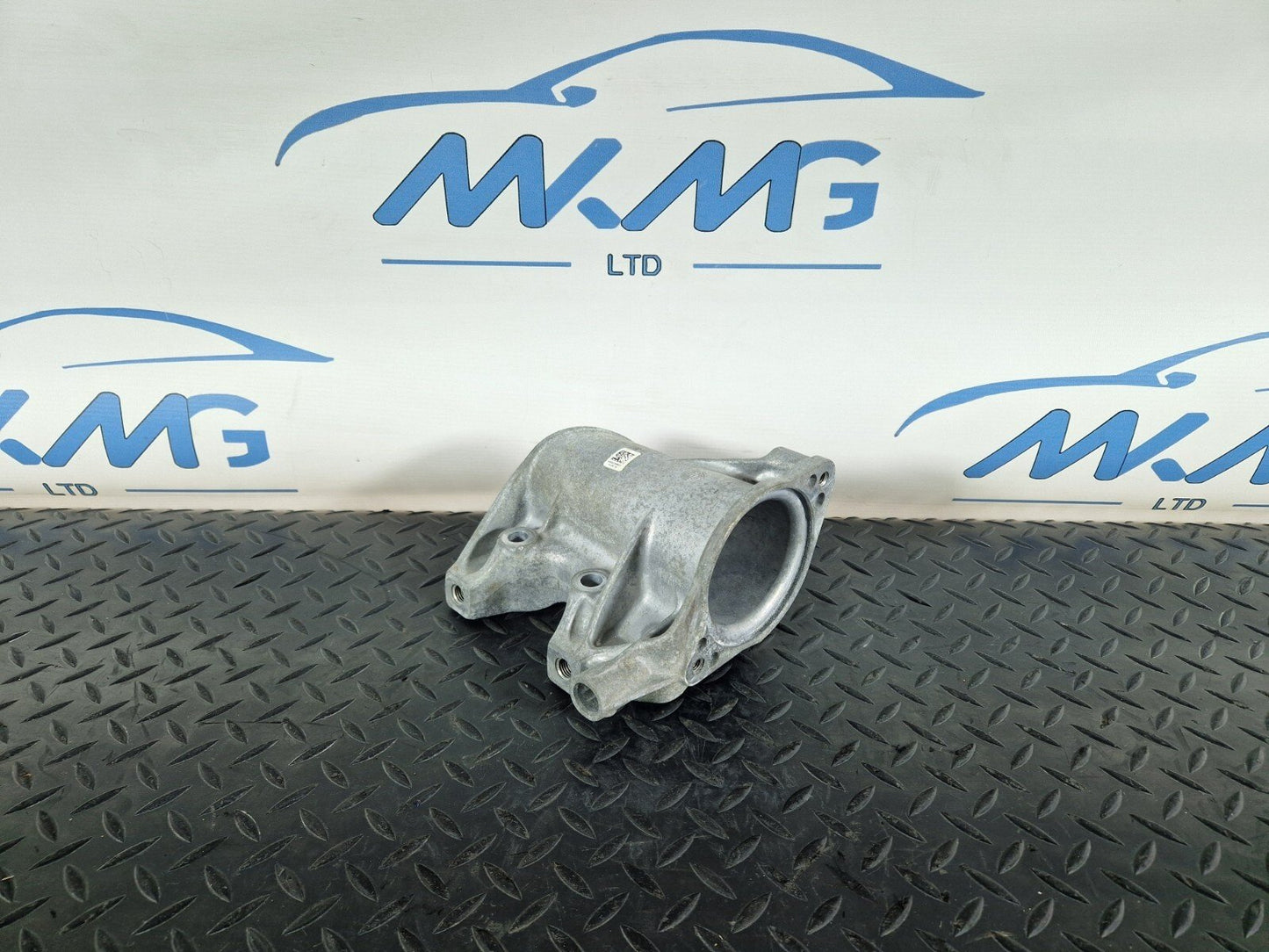 19-ON MERCEDES BENZ A CLASS W177 ENGINE BEARING BRACKET SUPPORT A6542200031