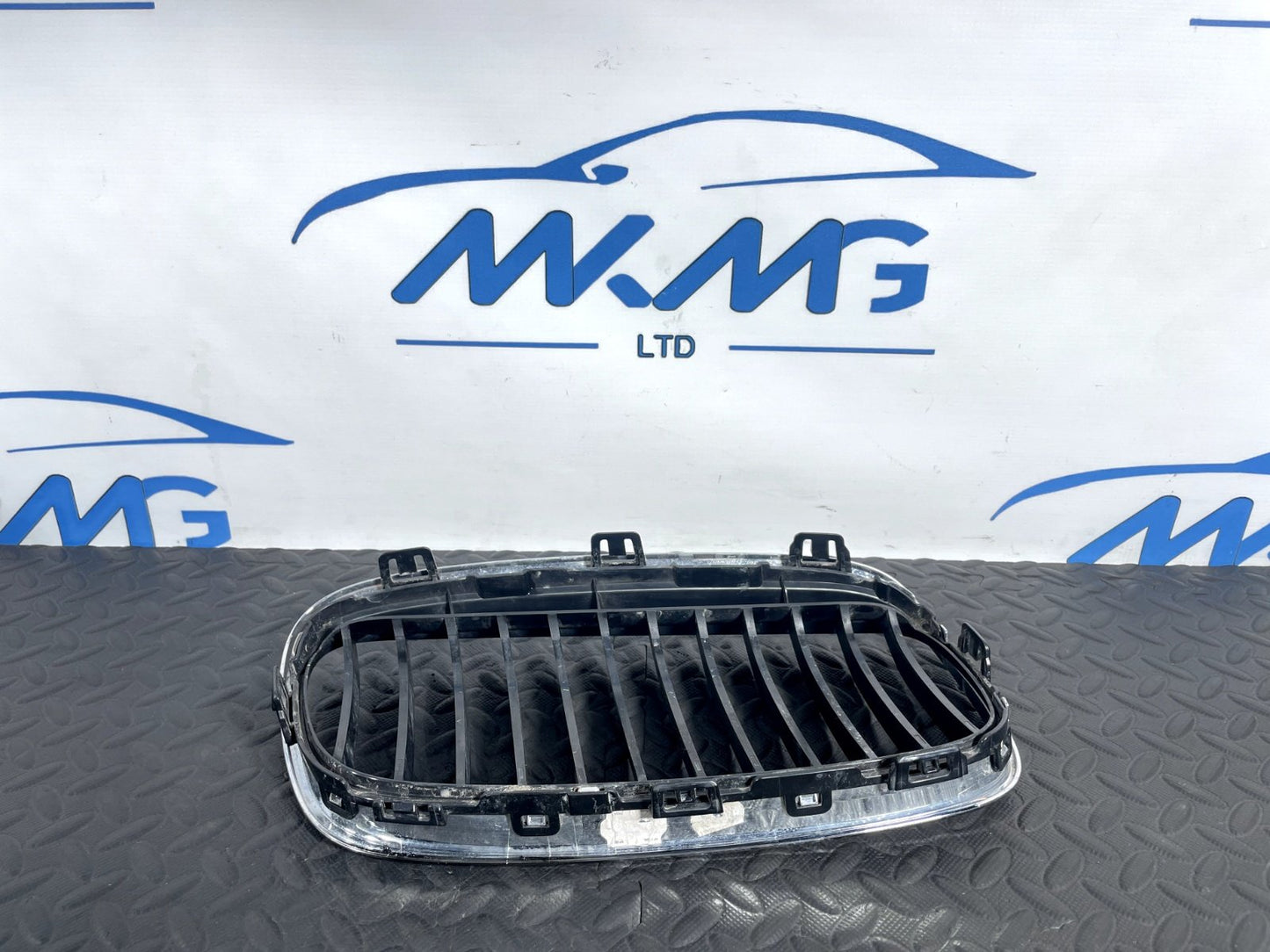 16-22 BMW X1 F48 FRONT LEFT PASSENGER SIDE BUMPER KIDNEY LUXURY GRILL 7379609