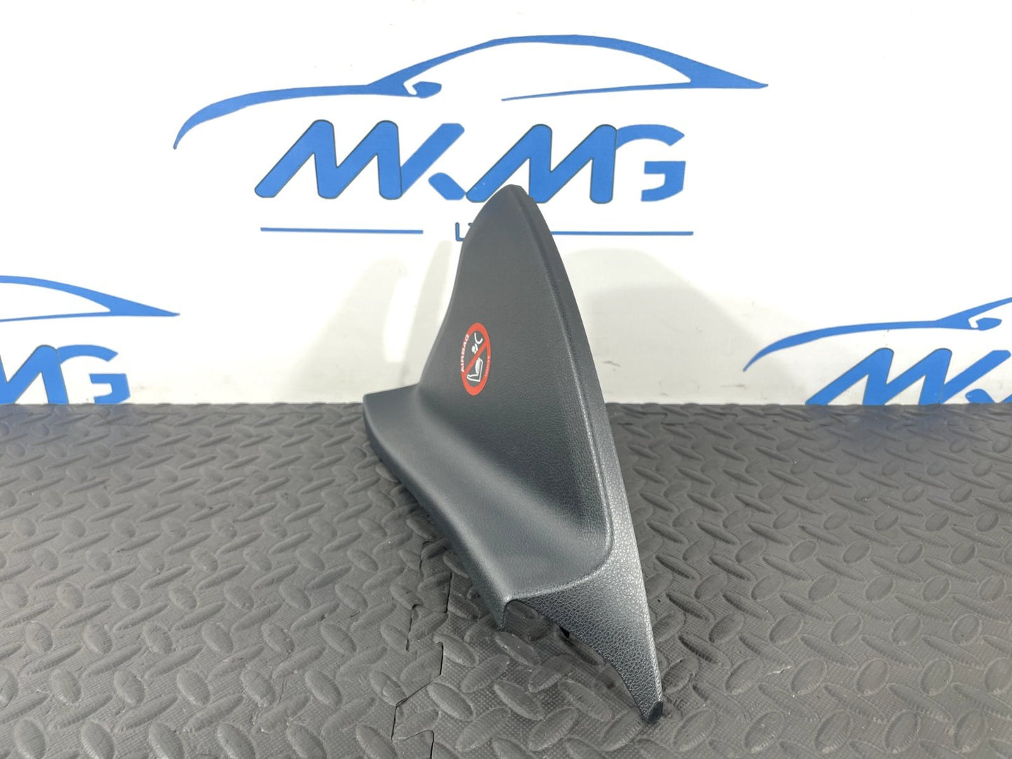 13-19 MERCEDES BENZ CLA C117 GENUINE LEFT PASSENGER SIDE DASH TRIM A1176800189