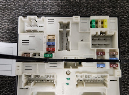Mercedes-Benz Citan W415 Cargo Van Genuine Fuse Box 284B66209R 519533F00