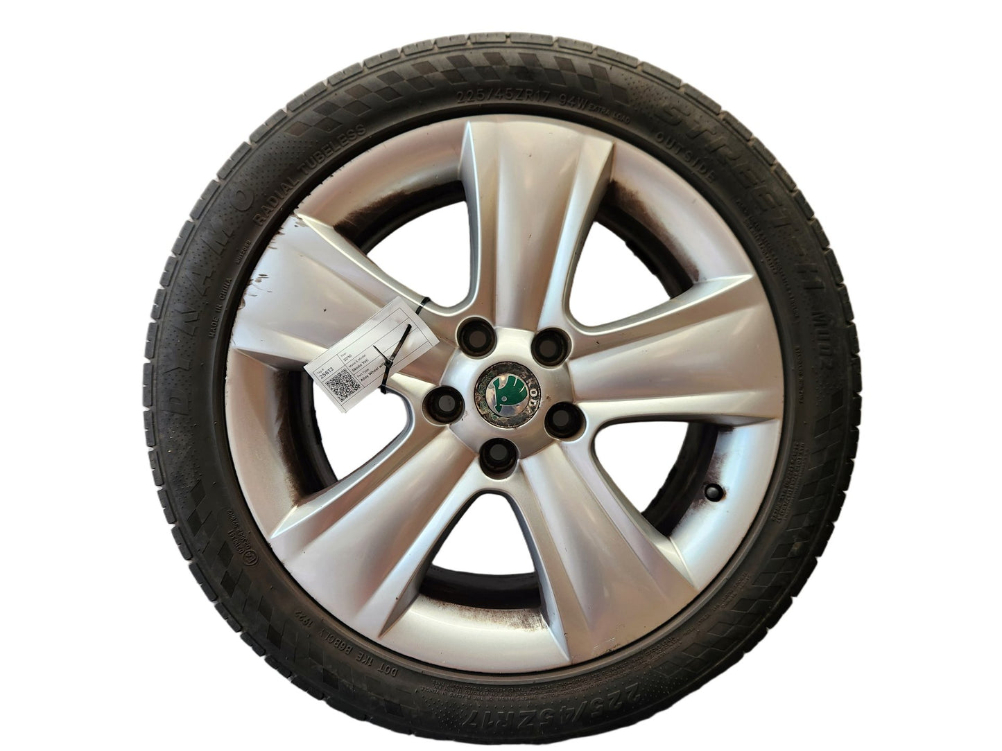 Skoda Yeti MK1 5L 17" Alloy Wheel with Tyre 225/45/17 ~5mm