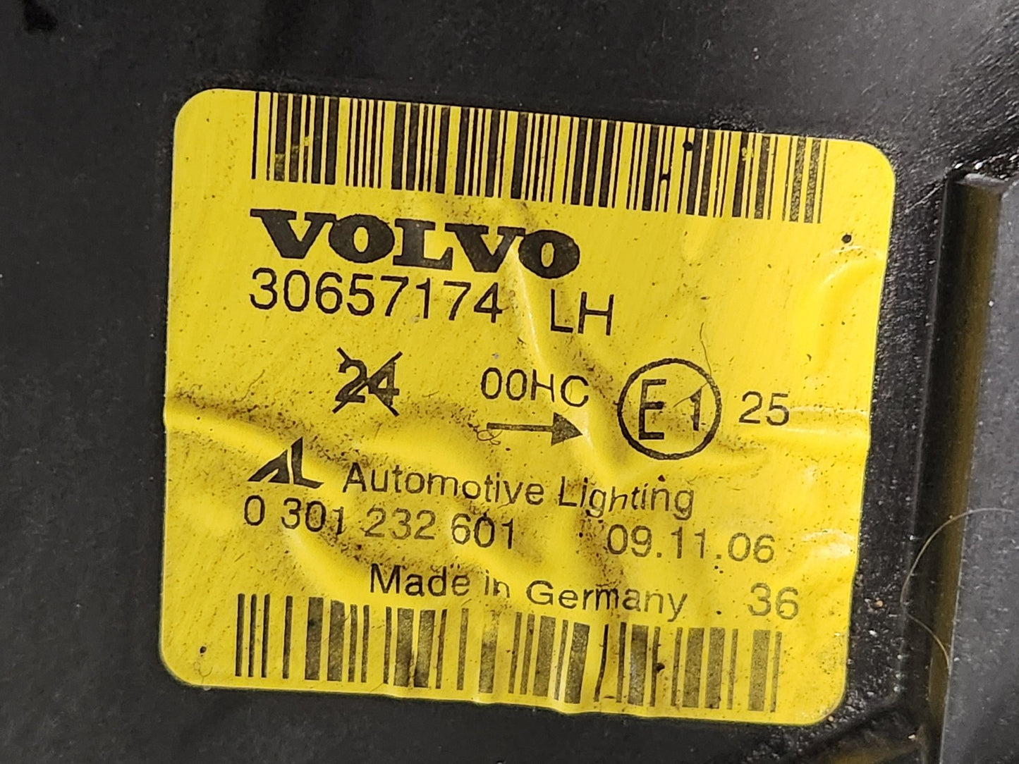 Volvo C30 MK1 (MK) Coupe Genuine Front Left N/S Passenger Headlight 30657174
