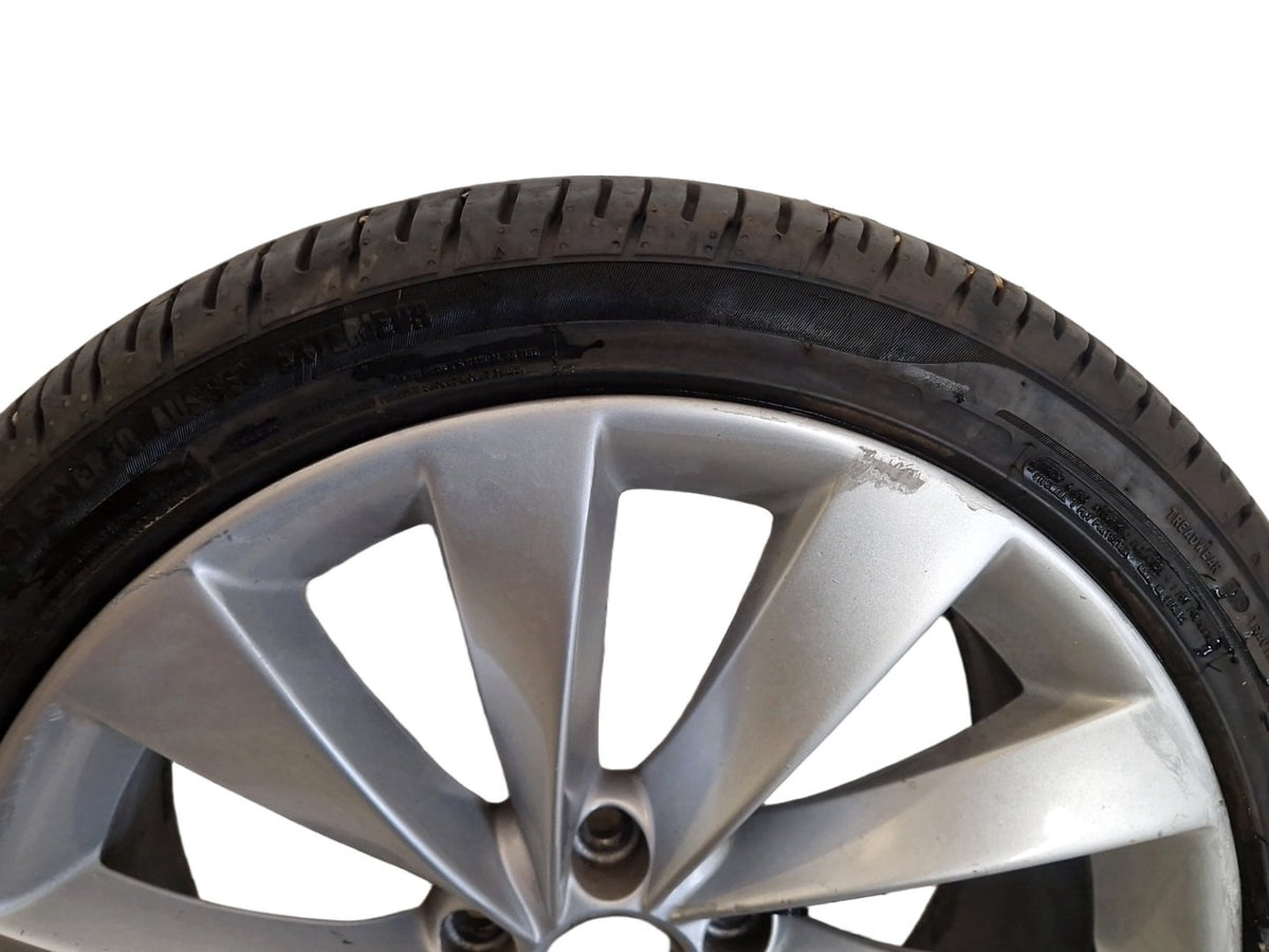 Volkswagen Passat MK5 (B6) (3C) 18" Alloy Wheel with Tyre 235/40/18 ~6mm