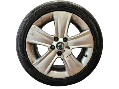 Skoda Yeti MK1 5L 17" Alloy Wheel with Tyre 225/45/17 ~4mm