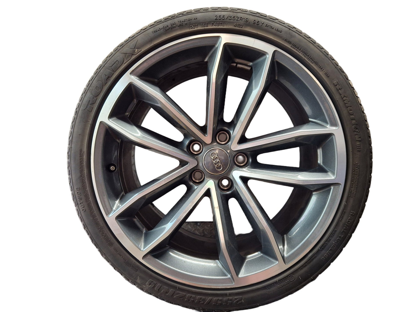 Audi A4 B9 19" Alloy Wheel with Tyre 255/35/19 8W0601025D ~3mm *Damaged*