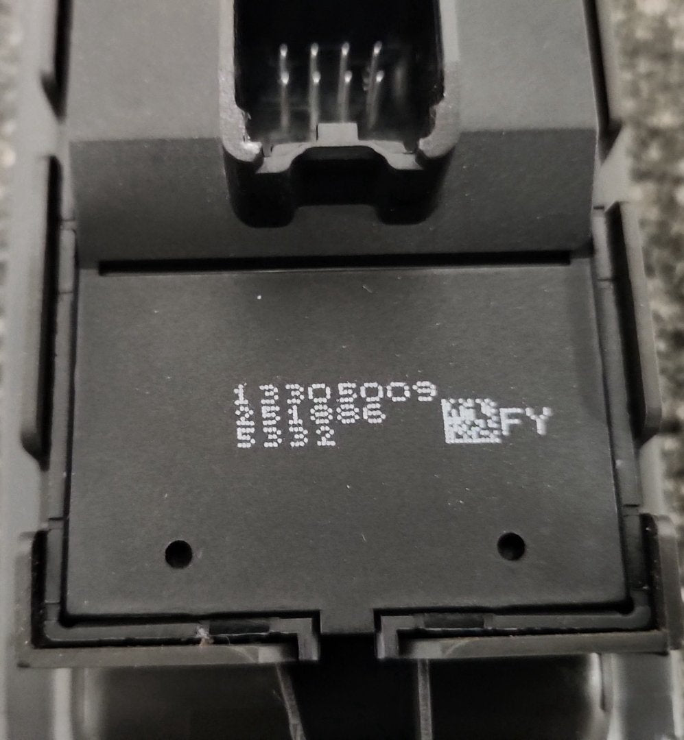 Vauxhall Mokka MK1 (G1U0) SUV Front Right Side Window Switch 95025521-600R