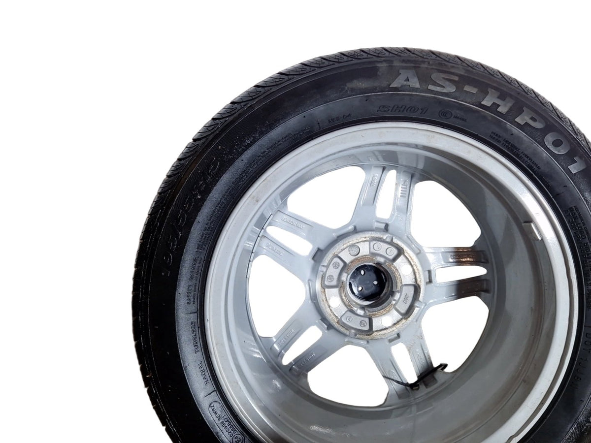 Ford Fiesta MK7 15" Alloy Wheel with Tyre 195/55/15 ~6mm C1BC-1007-BB