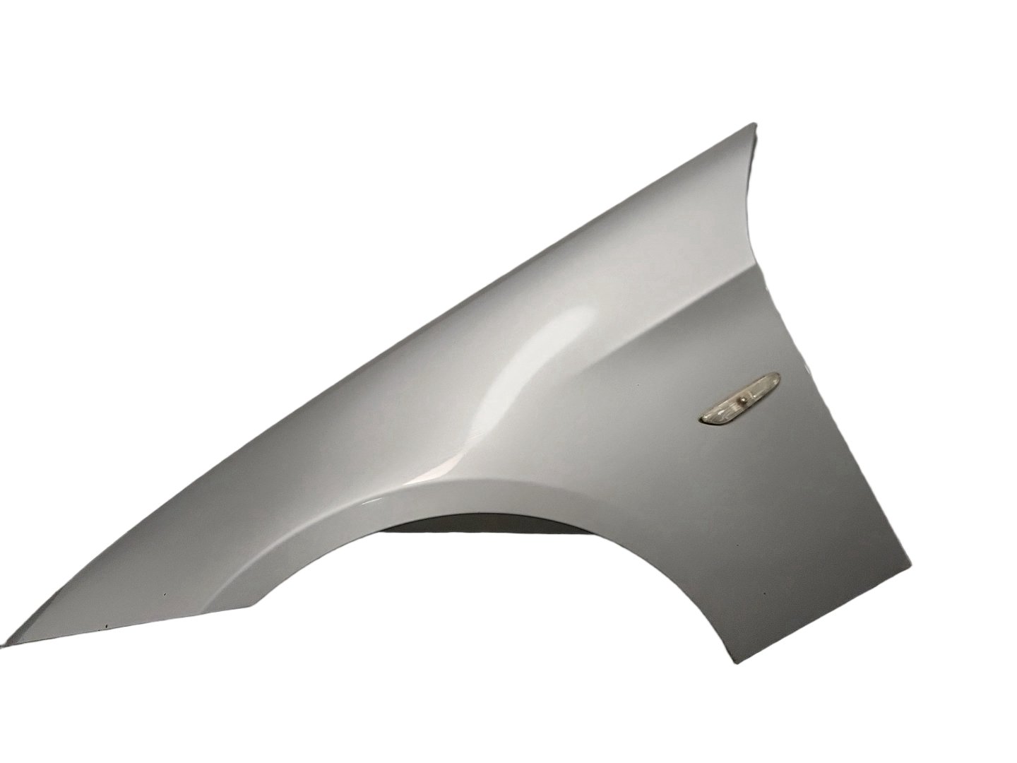 BMW 320d E90 Saloon Front Left N/S Wing Fender Panel in Titanium Silver 354