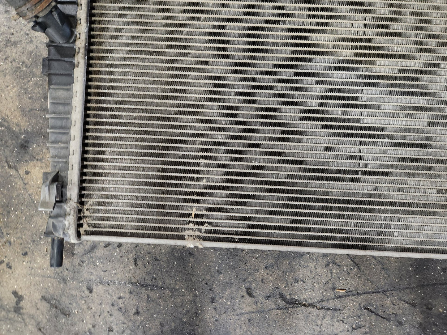 Volvo C30 1.6LL Petrol kw B4164S3 Coolant Air Conditioning Radiator 3M5H8005RK