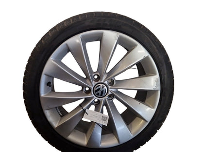 Volkswagen Passat MK5 (B6) (3C) 18" Alloy Wheel with Tyre 235/40/18 ~6mm