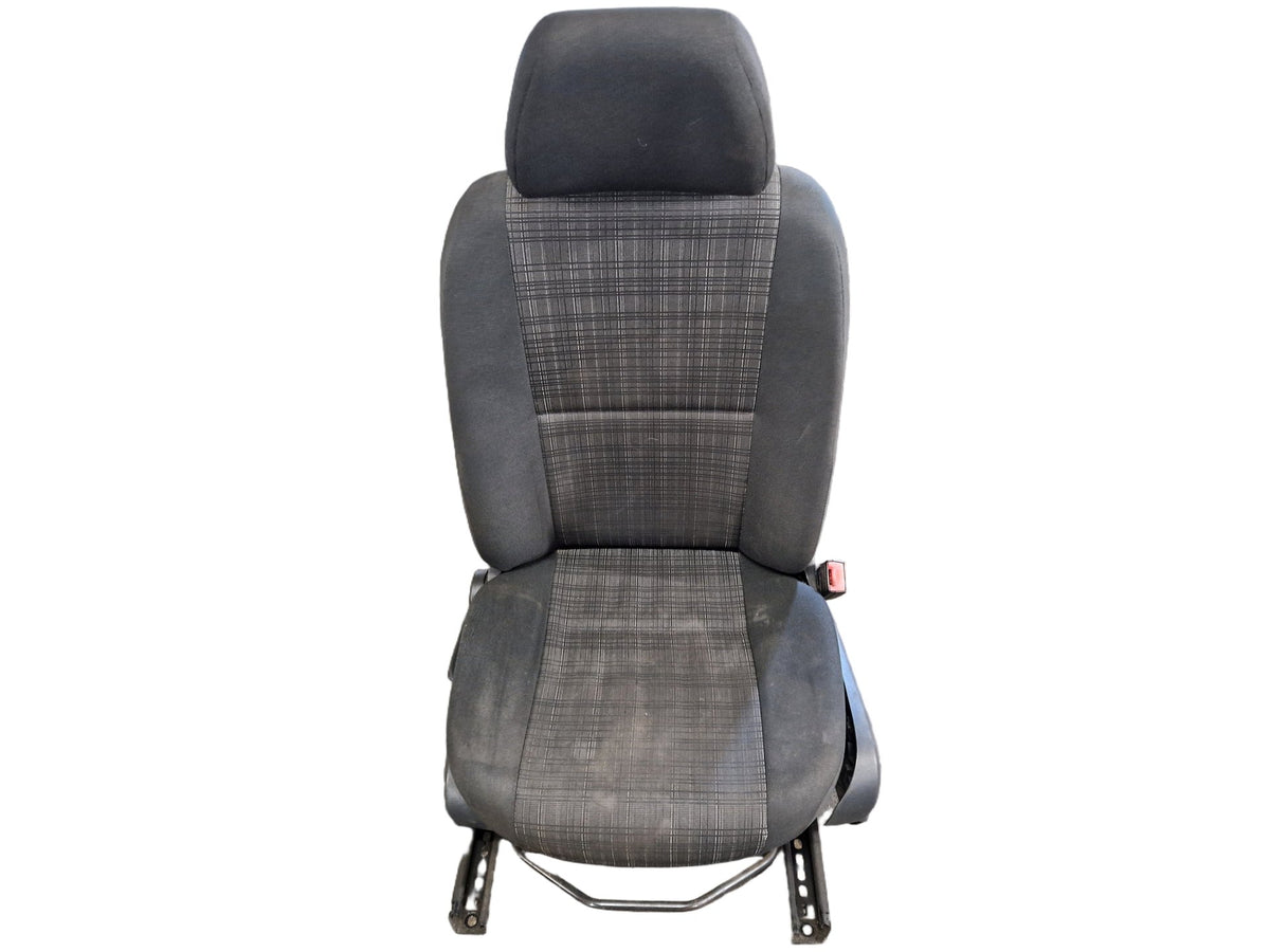 Mercedes-Benz Sprinter W906 (NCV3) Cab & Chassis Front Right O/S Driver Seat
