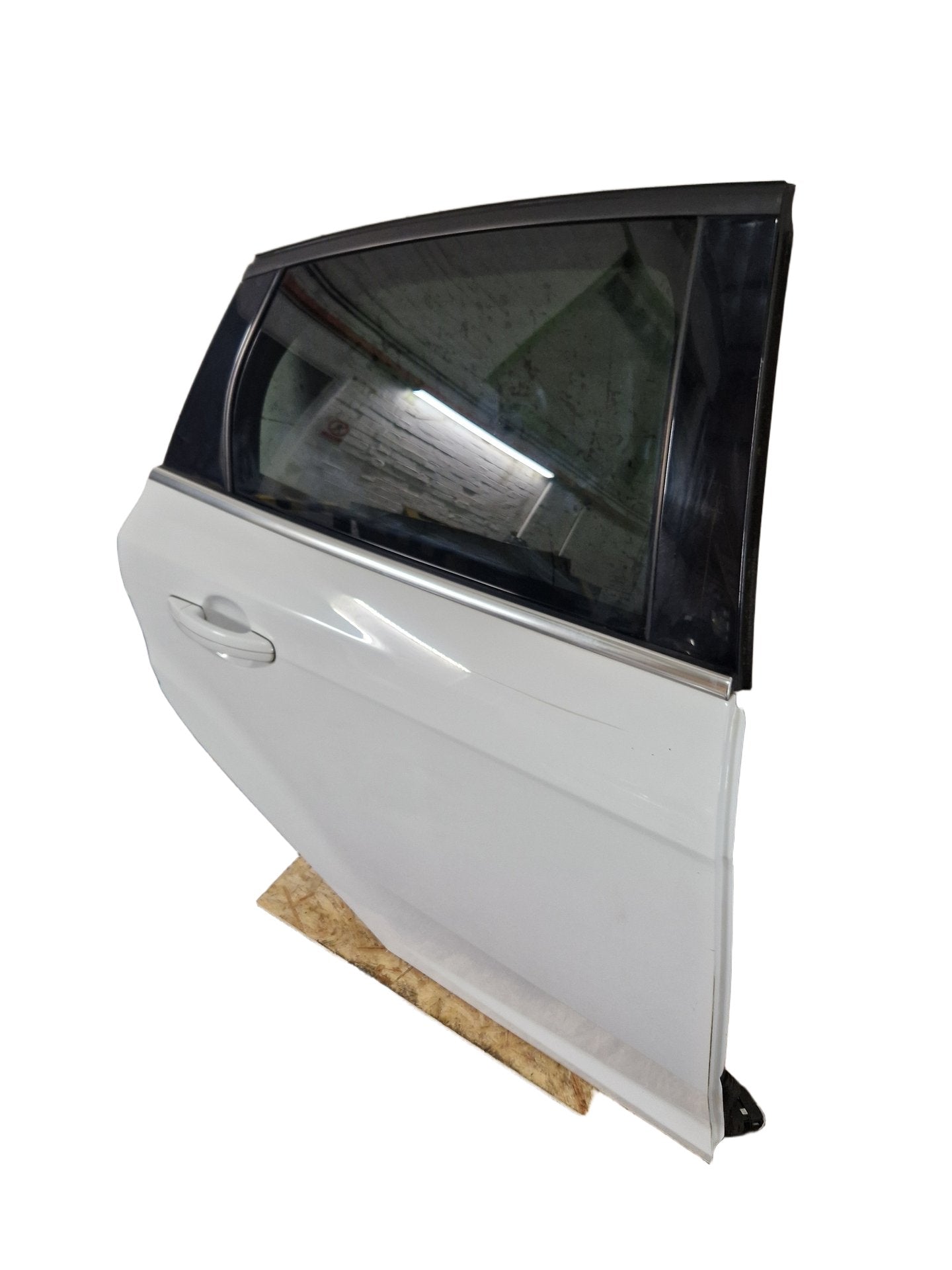 Ford Focus Hatchback Rear Right O/S Driver Complete Door in Frozen White
