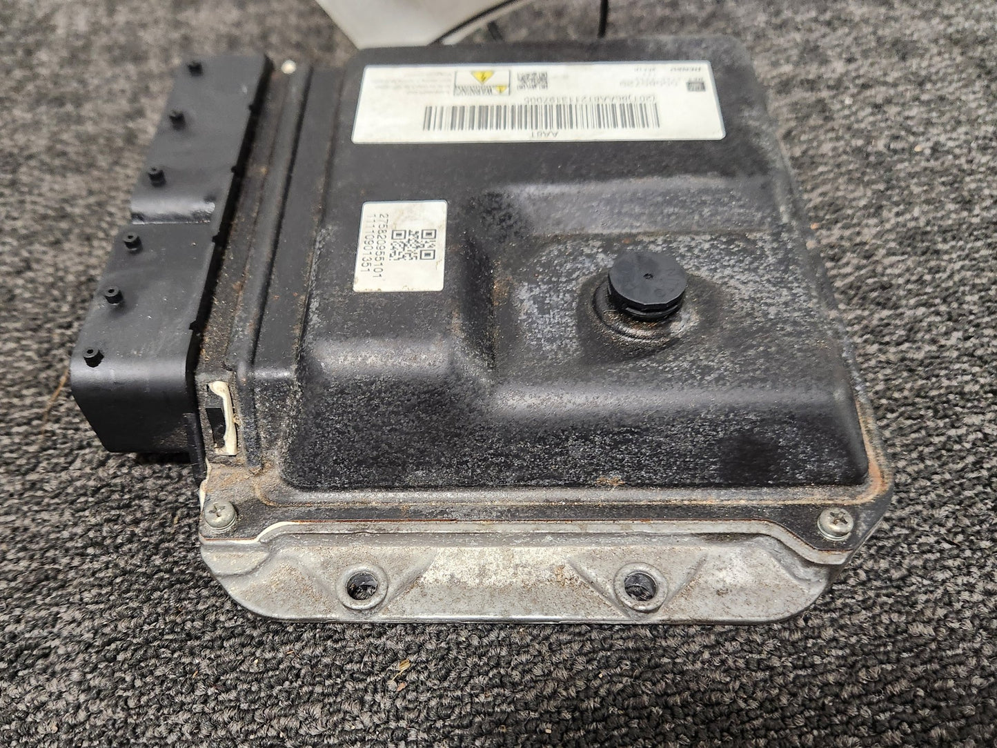 Vauxhall Meriva MK2 (B) (4470) MPV Genuine Engine Control Unit ECU 55585729