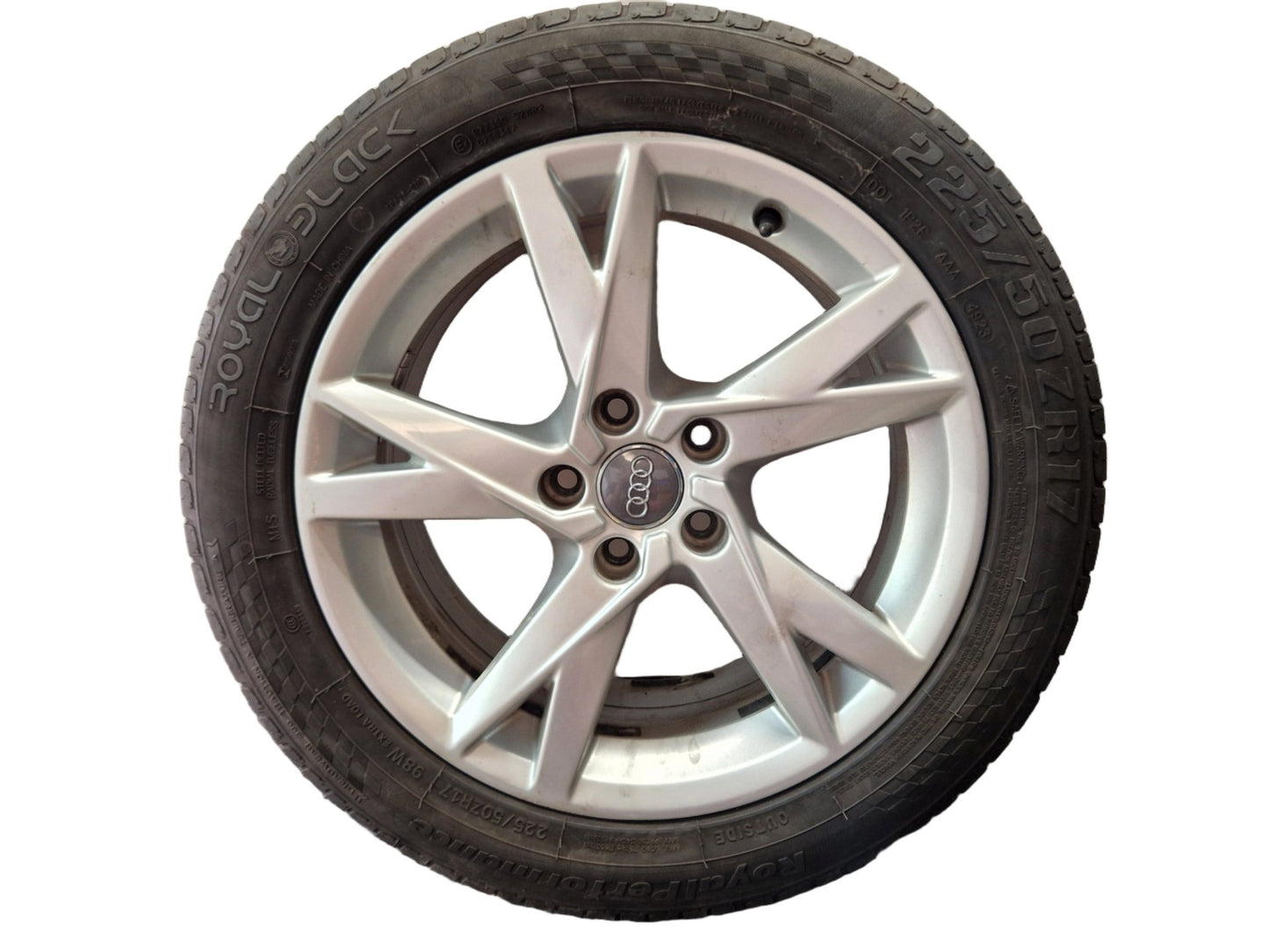 Audi A4 B9 Genuine 17" Alloy Wheel with Tyre 225/50/17 ~3mm 8W0601025K