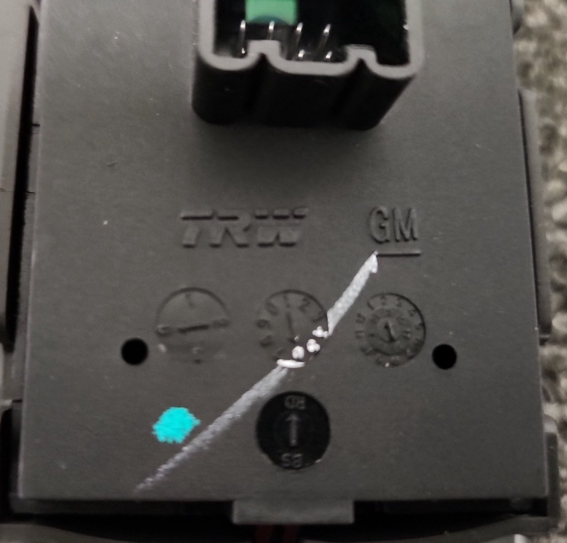 Vauxhall Mokka MK1 (G1U0) SUV Front Right Side Window Switch 95025521-600R