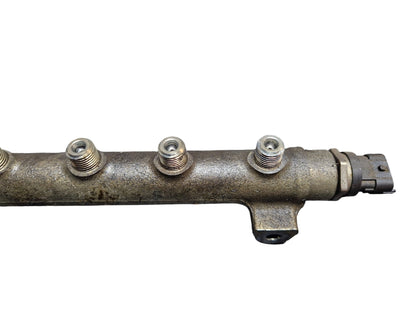Kia Carens MK2 (UN) Genuine 2L Diesel D4EA Fuel Injection Rail 31400-27400