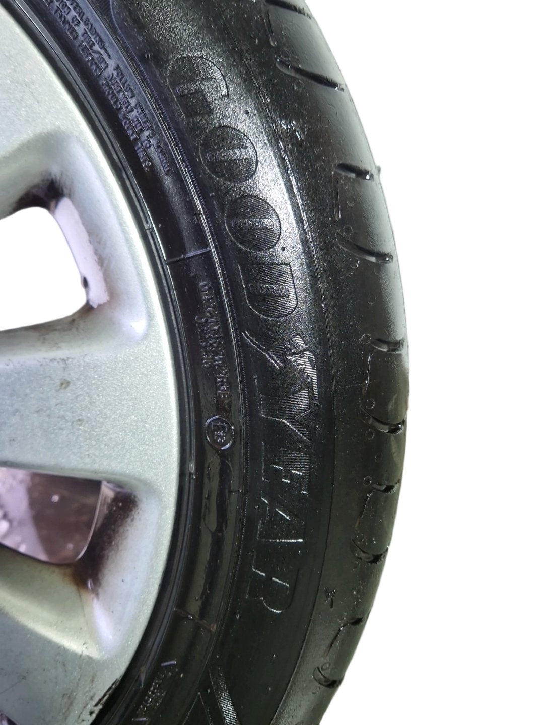 Vauxhall Zafira MK3 (C) (A3470) 17" Alloy Wheel with Tyre 225/50/17 7mm