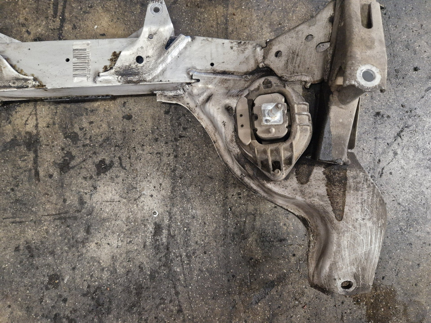 BMW 116i E87 Hatchback Genuine Front Axle Support Subframe Cradle