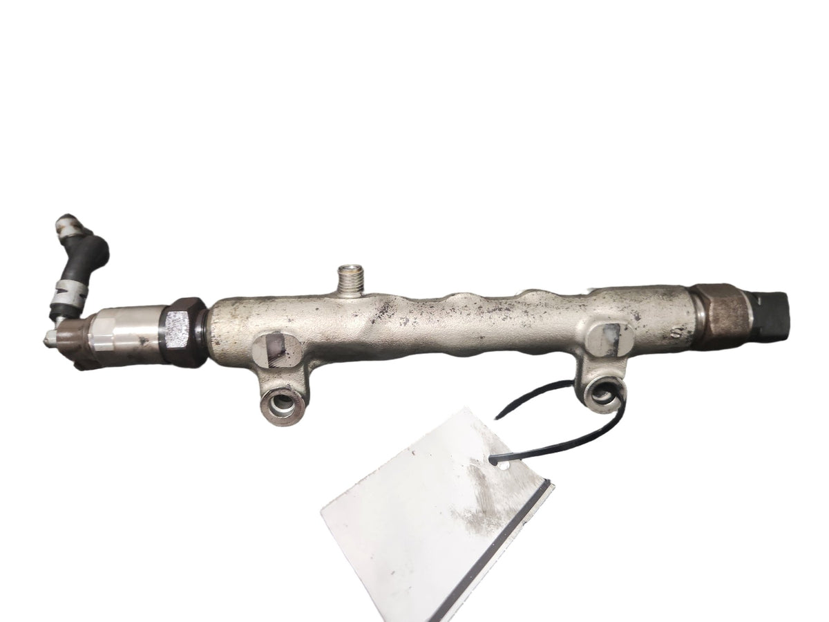 Lexus IS220d MK2 FL (ALE20) Sedan 2.2 Diesel 2AD-FHV Fuel Injector Rail