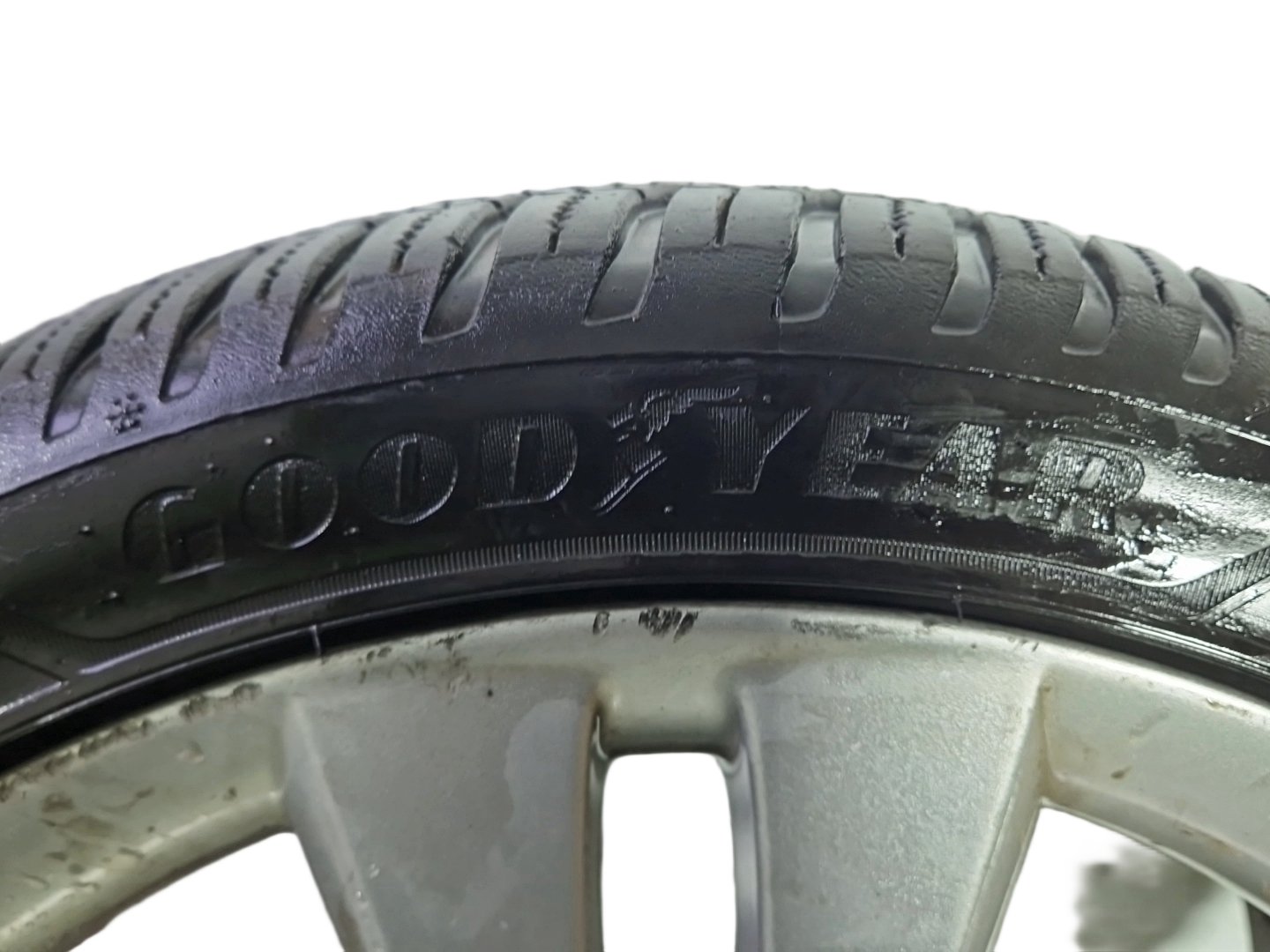 Skoda Octavia MK2 FL - 1Z 18" Alloy Wheel with Tyre 225/40/18 ~6mm