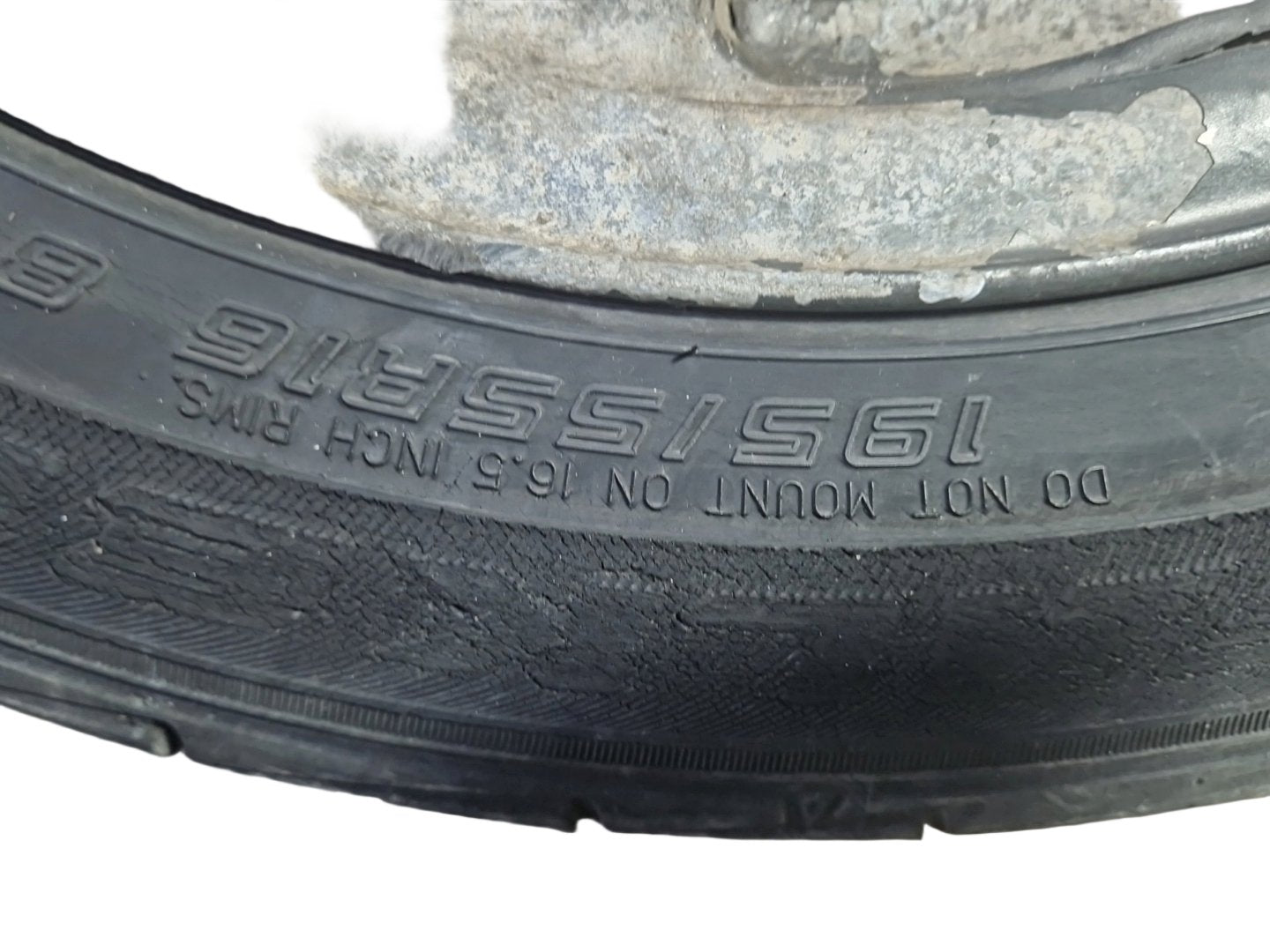 Toyota Prius MK2 (NHW20) 16" Alloy Wheel with Tyre 195/55/16 4mm