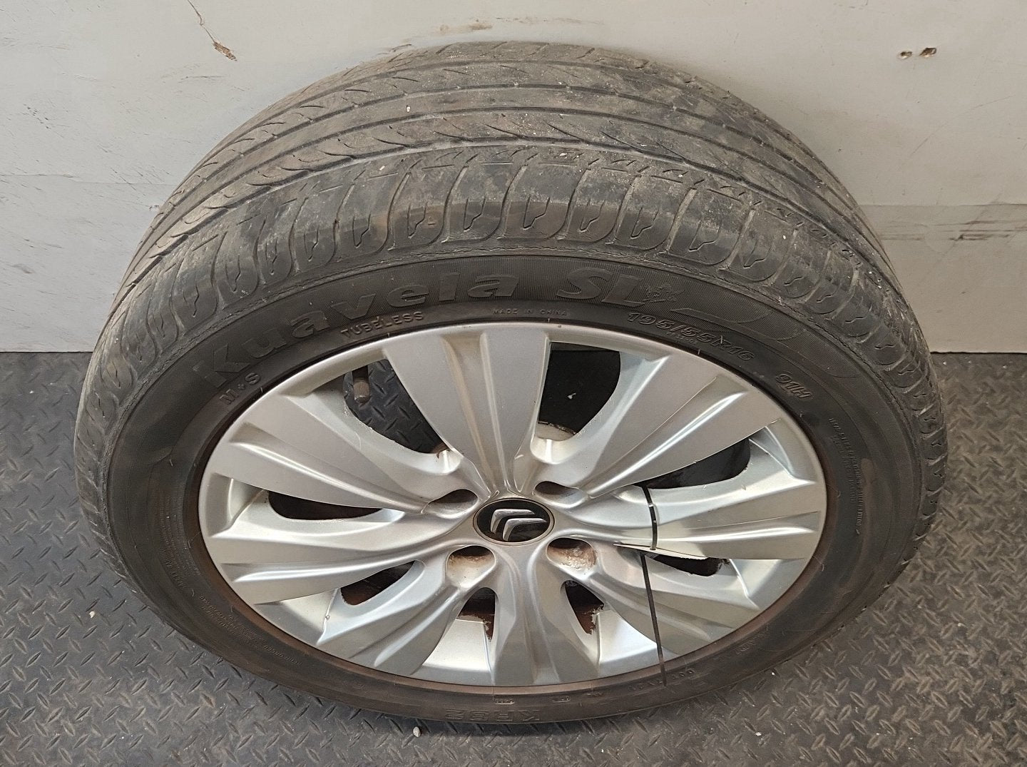 Citroen C3 Picasso MK1 FL (MY10) 16" Alloy Wheel with Tyre 195/55/16 ~3mm
