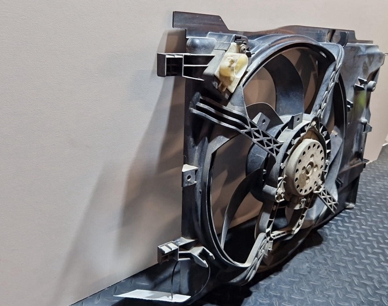 Vauxhall Corsa MK4 (E) (4500) Hatchback Genuine Radiator Cooling Fan CD176005