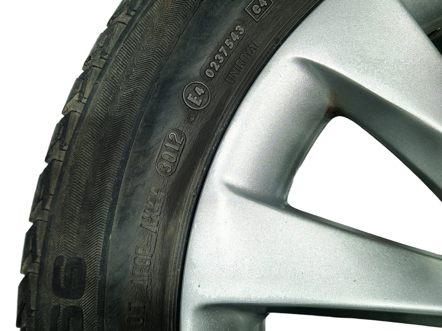 2012 Vauxhall Meriva MK2 (B) (4470) 16" Alloy Wheel with Tyre 205/55/16 ~3mm