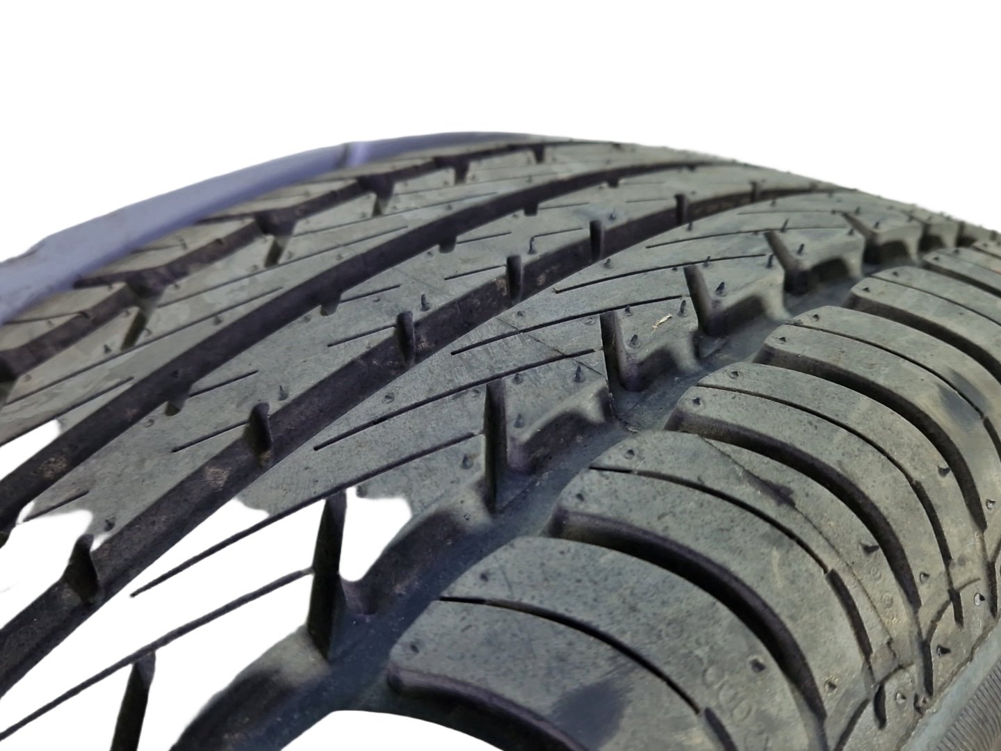 Goldway Tyre 215/65/R15C G2001 Genuine ~7mm