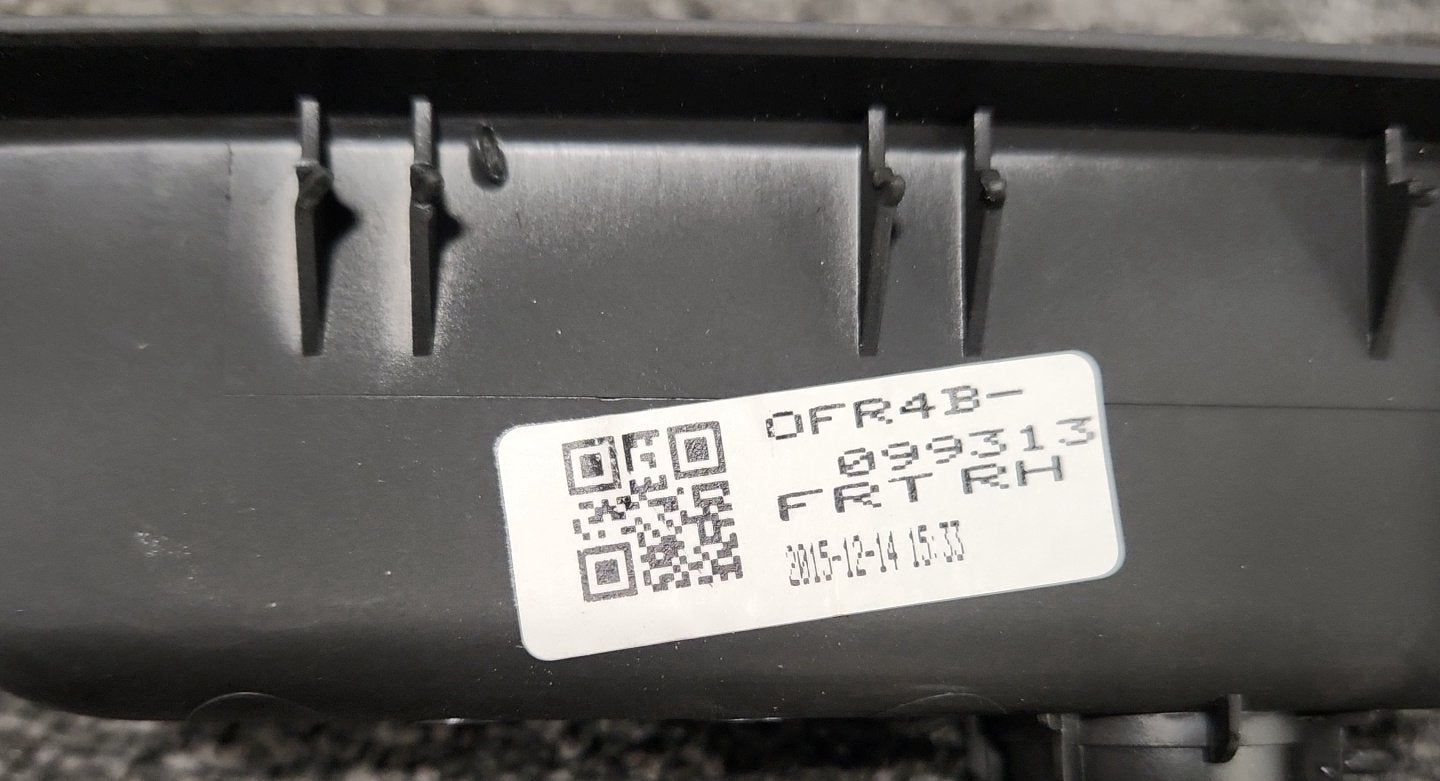 Vauxhall Mokka MK1 (G1U0) SUV Front Right Side Window Switch 95025521-600R