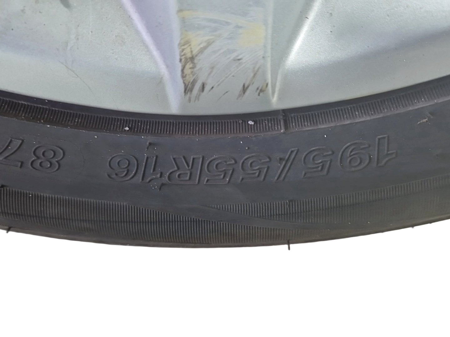Toyota Prius MK2 (NHW20) 16" Alloy Wheel with Tyre 195/55/16 6mm