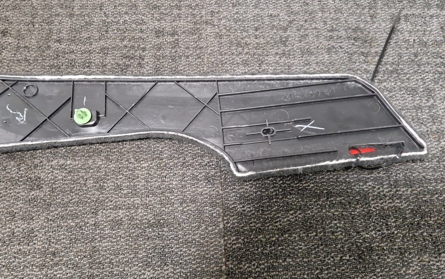 BMW X5 E70 Right O/S Driver Centre Console Side Trim 6969548
