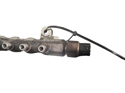 Lexus IS220d MK2 FL (ALE20) Sedan 2.2 Diesel 2AD-FHV Fuel Injector Rail