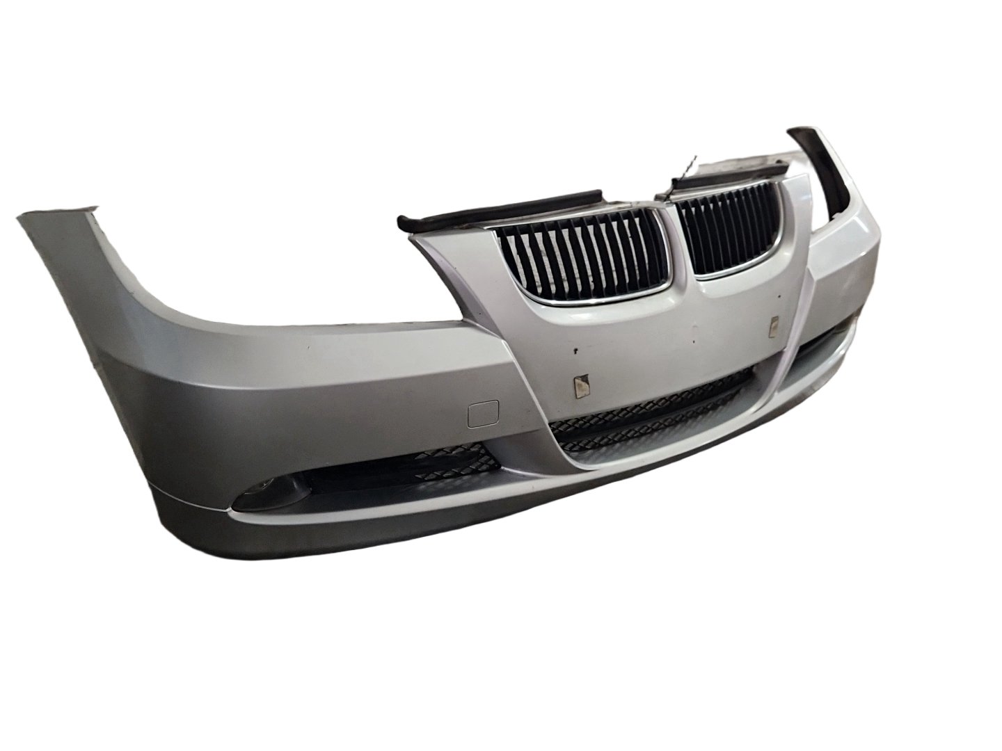 BMW 320d E90 Saloon Complete Front Bumper in Titanium Silver 354