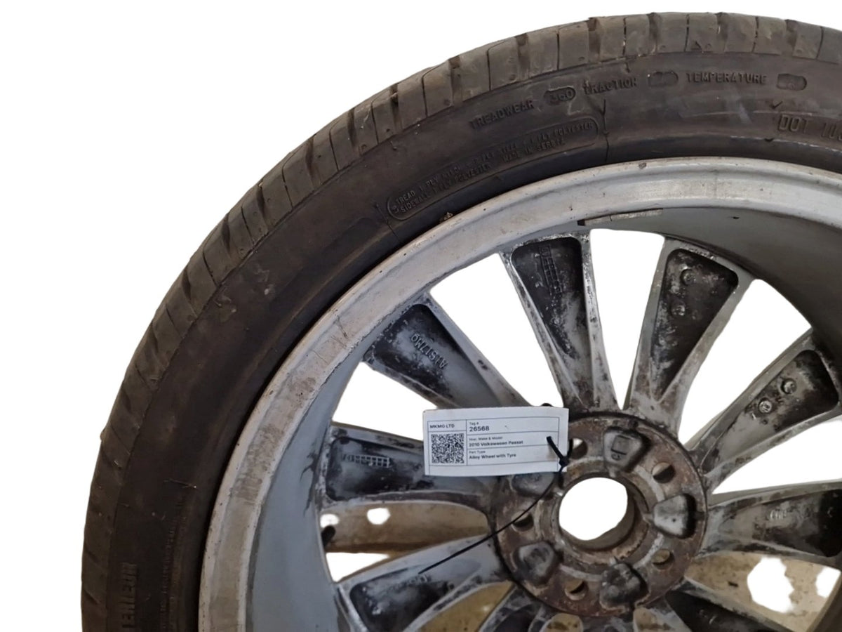 Volkswagen Passat MK5 (B6) (3C) 18" Alloy Wheel with Tyre 235/40/18 ~6mm