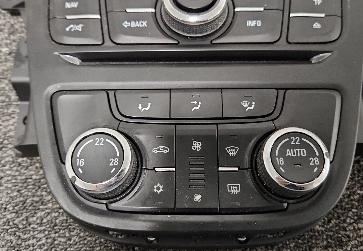 Vauxhall Mokka MK1 (G1U0) SUV Multimedia Control Panel 42356784 13474055