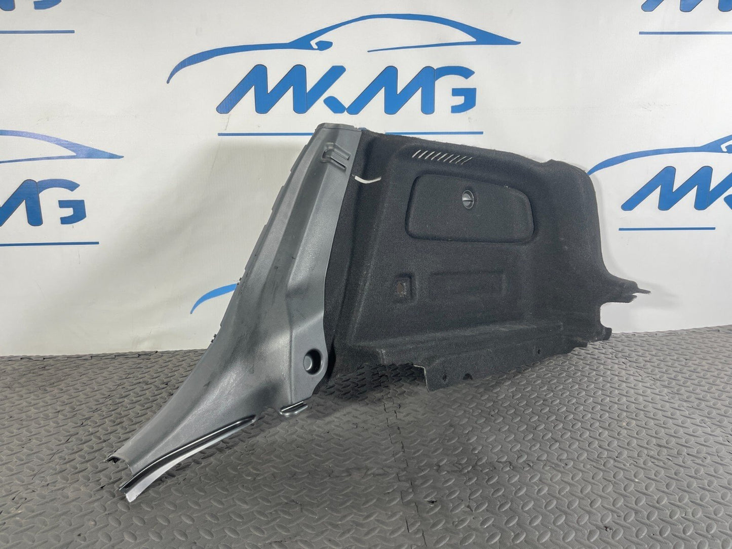 12-18 MERCEDES A-CLASS W176 GENUINE RIGHT DRIVER SIDE BOOT PANEL A1766900141