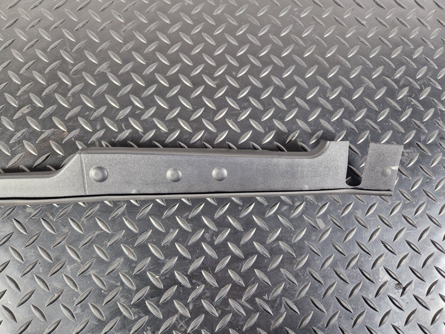 16-24 AUDI A5 F5 CONVERTIBLE RIGHT FENDER PROTECTION COVER 8W6820582E