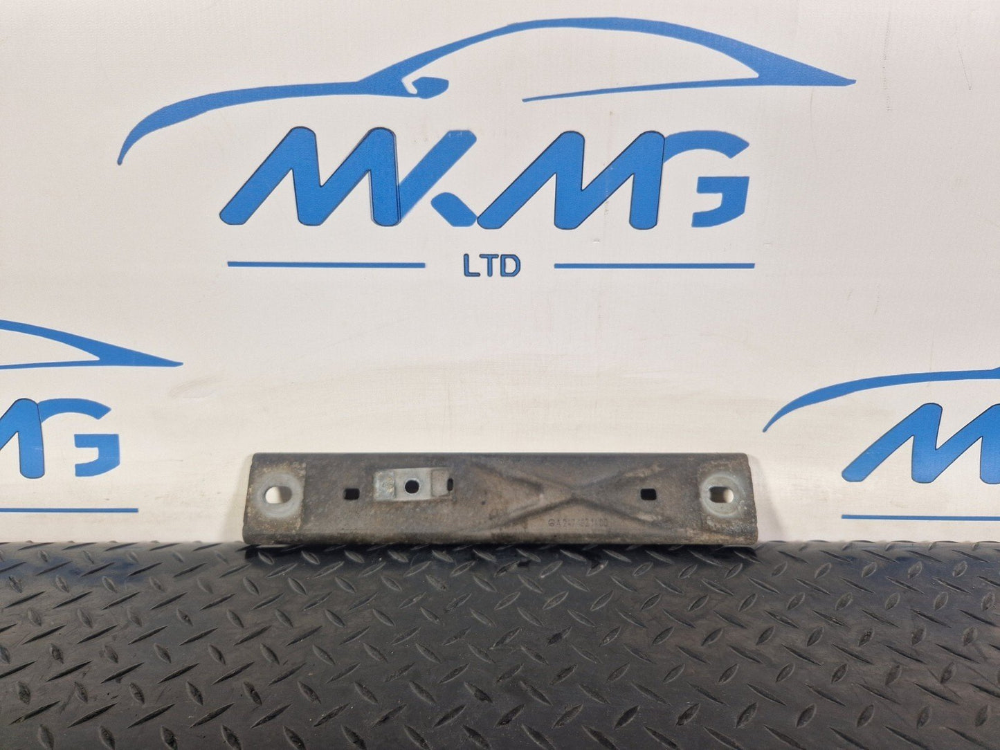 18-ON MERCEDES BENZ A CLASS W177 EXHAUST HOLDER BRACKET A2474921400