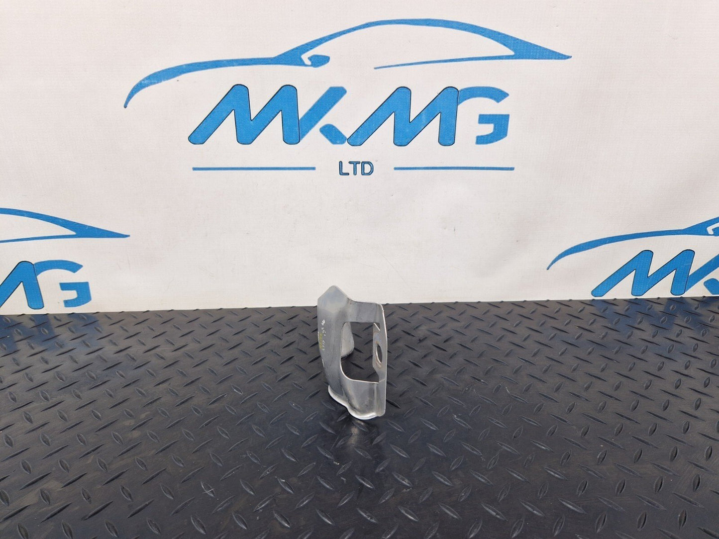 14-21 MERCEDES BENZ C200 W205 GENUINE BRACKET A2054750046