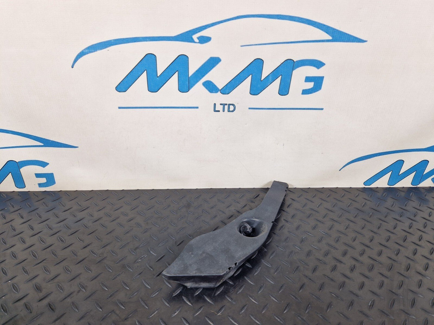 16-19 AUDI A4 B9 REAR RIGHT O/S UNDERBODY SPLASH GUARD SHIELD COVER 8W0825214