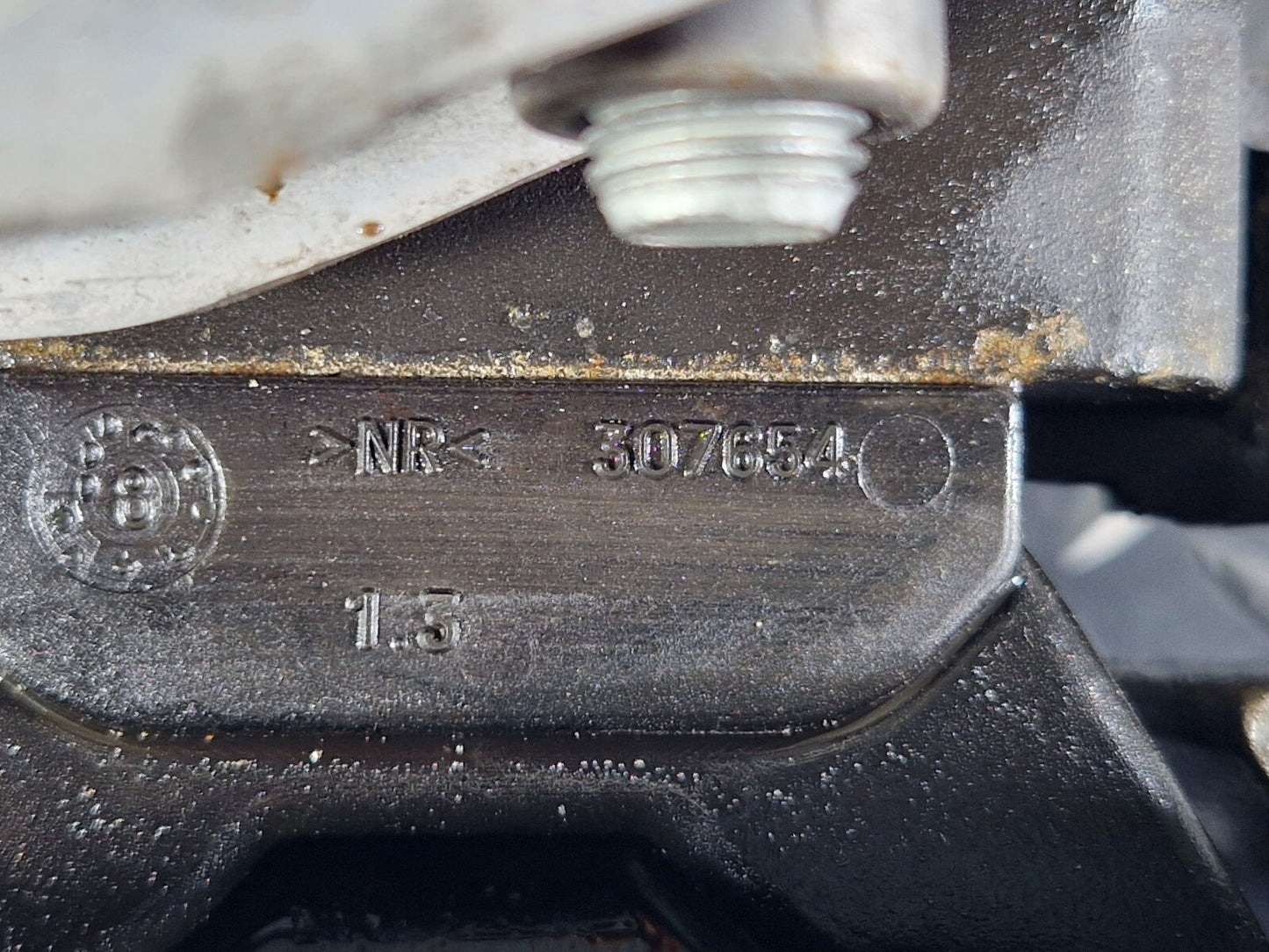 18 ON MERCEDES BENZ SPRINTER W910 FWD OM651.658 ENGINE MOUNT A9102410000